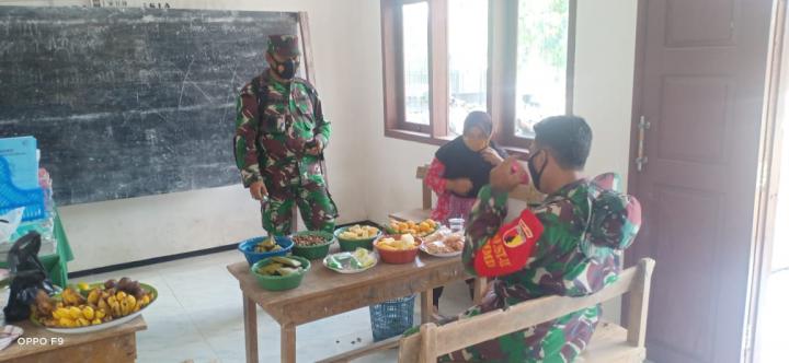 Jeda Pekerjaan, Satgas TMMD Bojonegoro Temui Dewan Guru SD Ngrancang IV